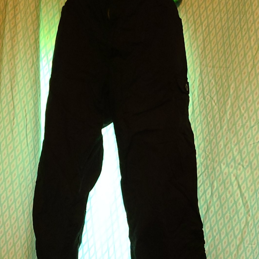 Guess Capri pants